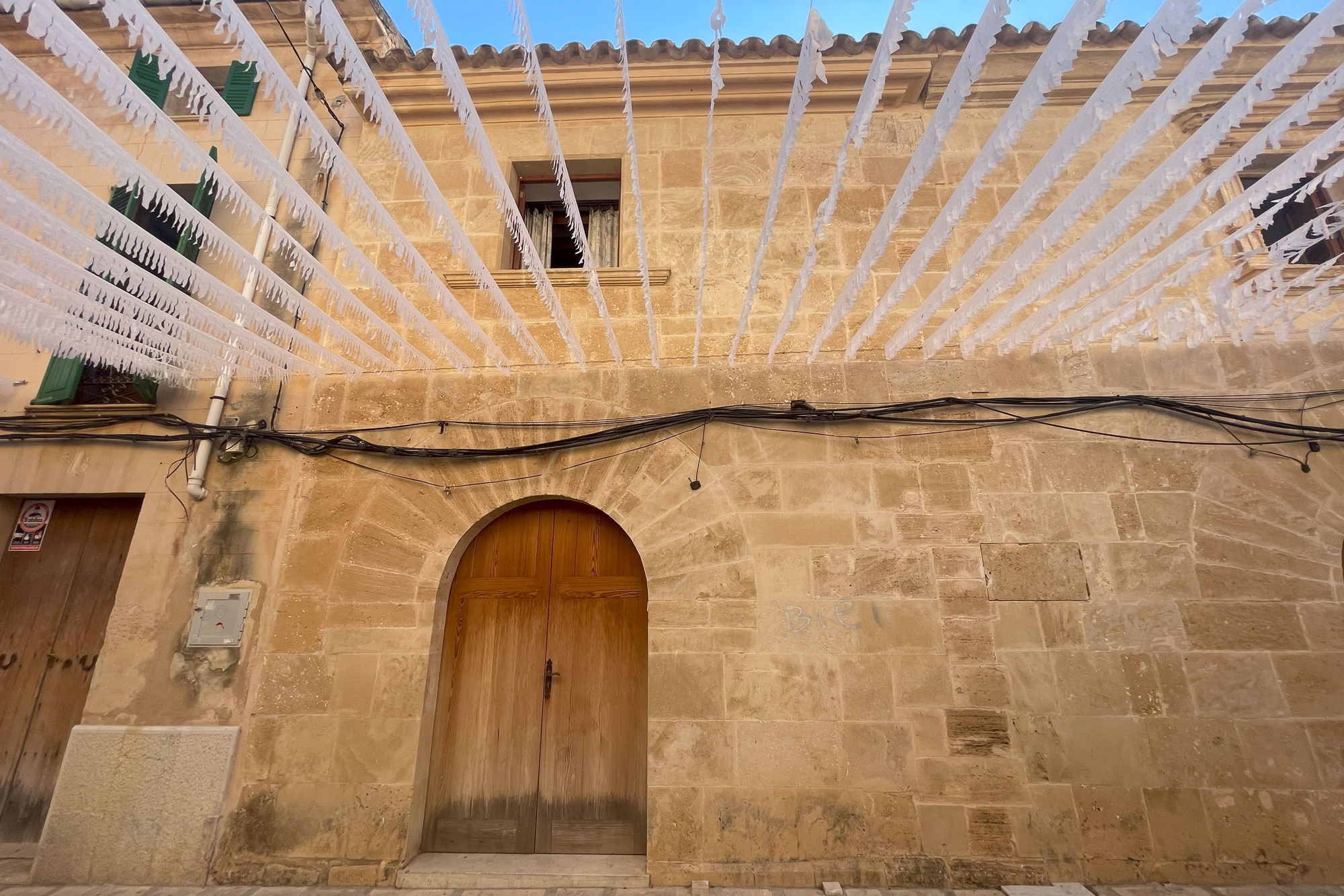 Hus til renovering med garage på en af de smukkeste gader i Alcudia