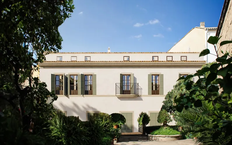 Superbe penthouse avec terrasse dans un joyau de la Renaissance restauré à Palma de Majorque, dans la vieille ville.