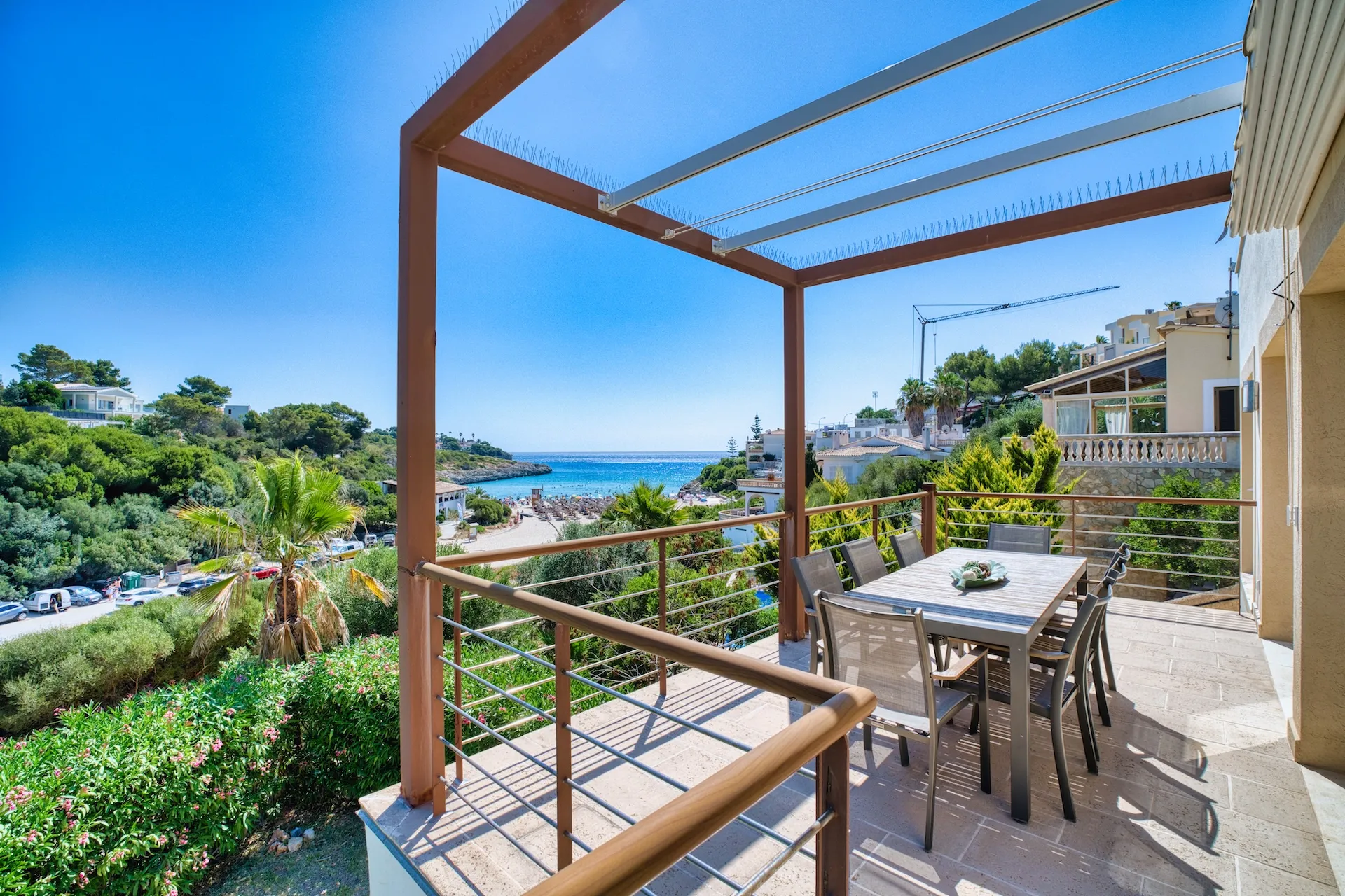 Frontline sea villa, first occupancy after high-end renovation, with beach access and rental license-3