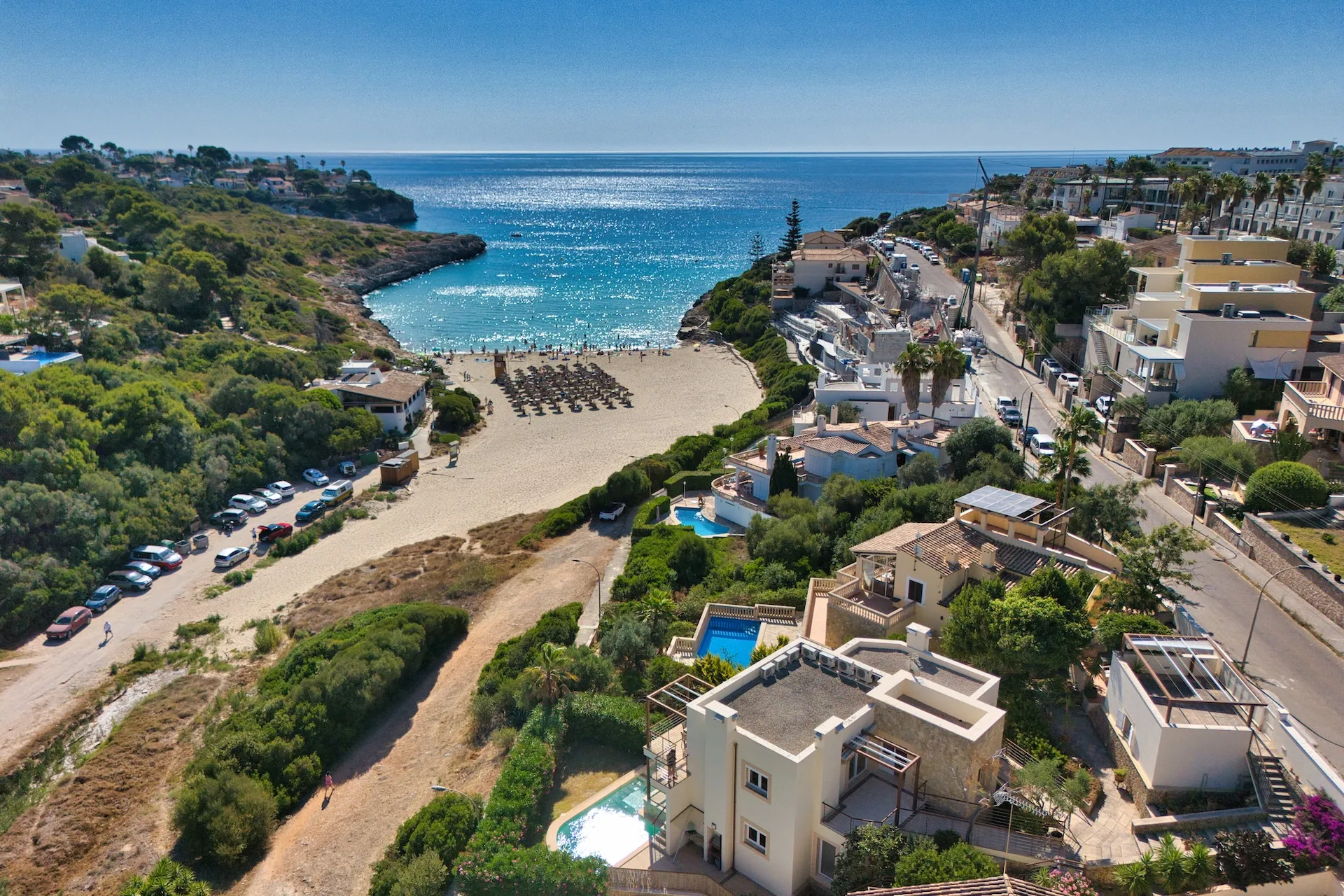 Frontline sea villa, first occupancy after high-end renovation, with beach access and rental license-13