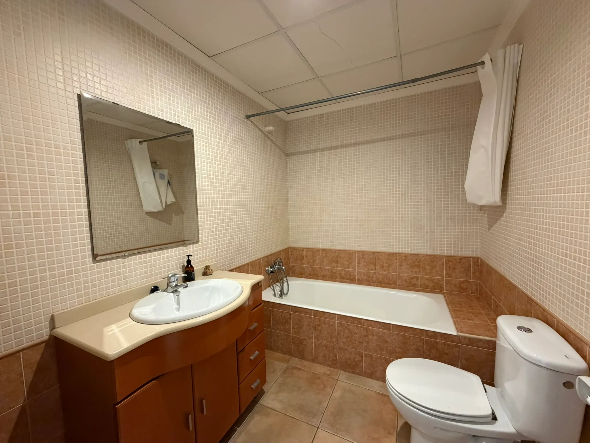 Amplia casa de pueblo con piscina y garaje en el pueblo de montaña Moscari-12