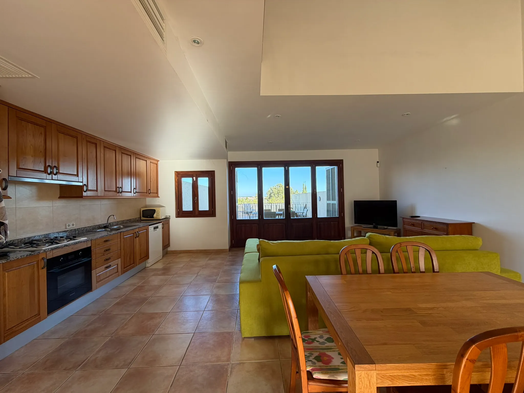 Charming spacious townhouse with pool and garage in the mountain village of Moscari-4