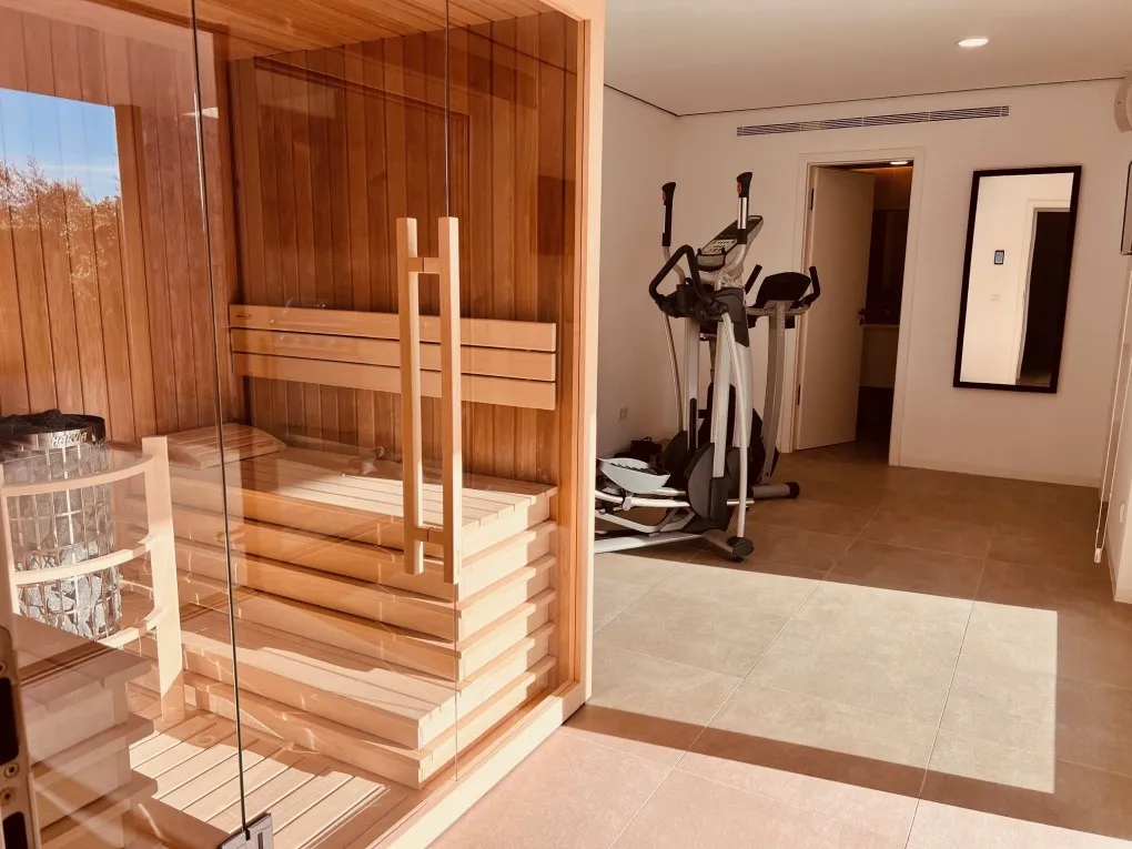 Moderne villa met uitzicht op zee en privacy-10