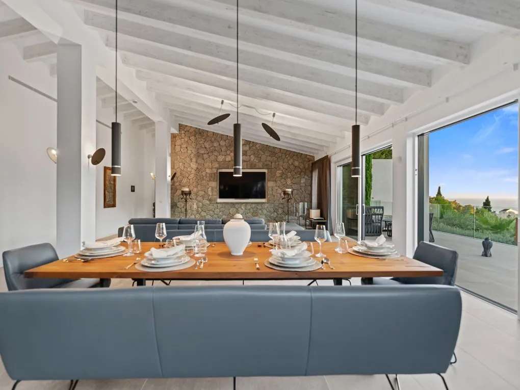 Moderne villa met uitzicht op zee en privacy-12