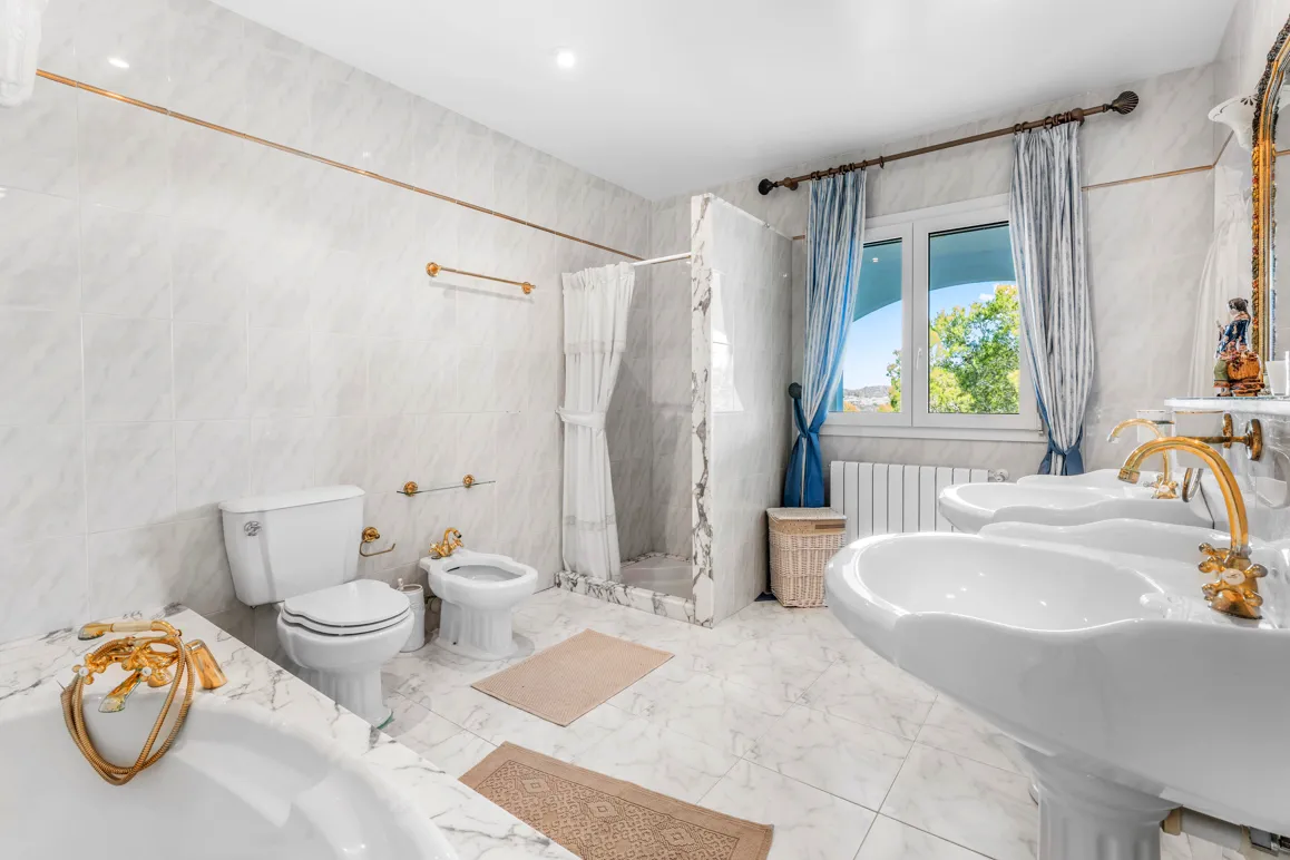 Fantastische mediterrane villa met panoramisch uitzicht en zeezicht-8