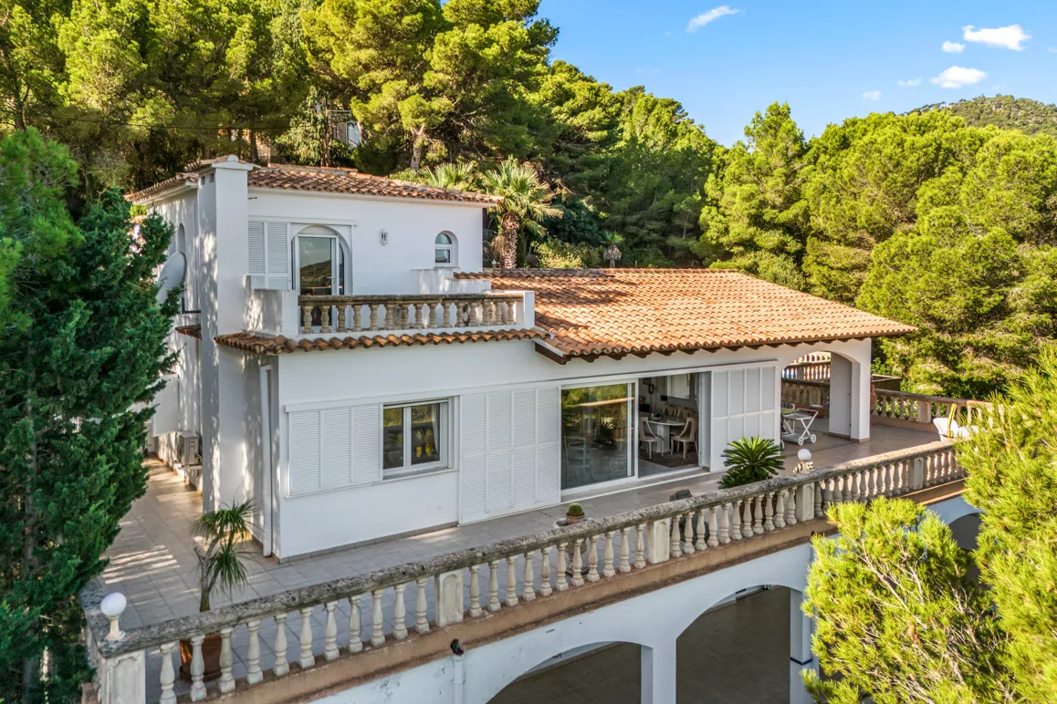 Fantastische mediterrane villa met panoramisch uitzicht en zeezicht-11