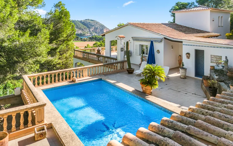 Fantastyczna śródziemnomorska willa z panoramicznym widokiem na morze