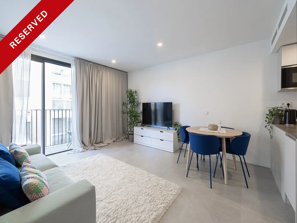 Apartamento moderno con ascensor, garaje y piscina comunitaria-1