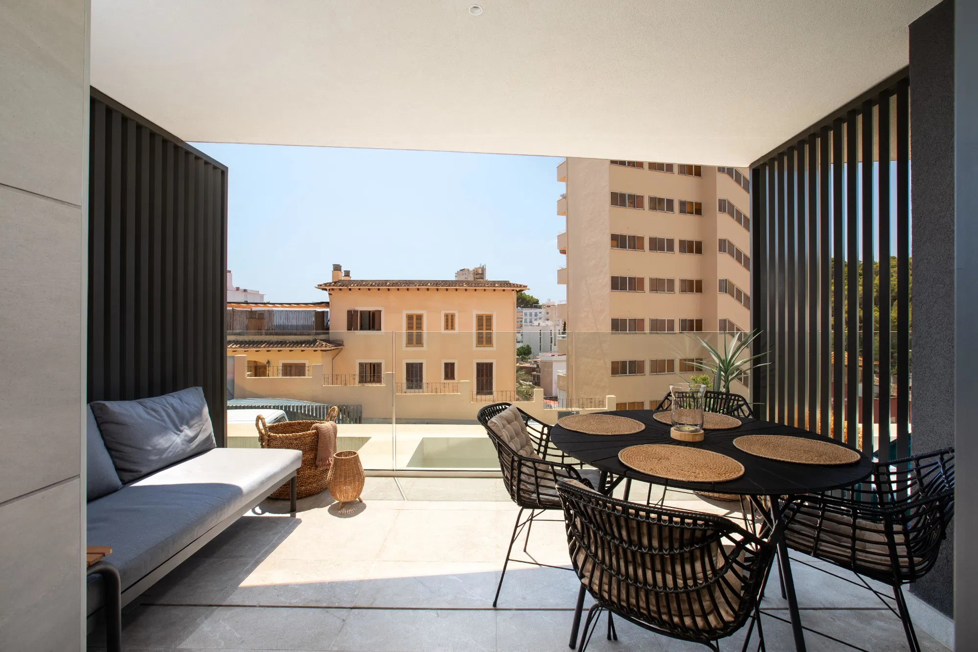 A golden winter in EverOne,  a modern sanctuary of elegance and comfort-15