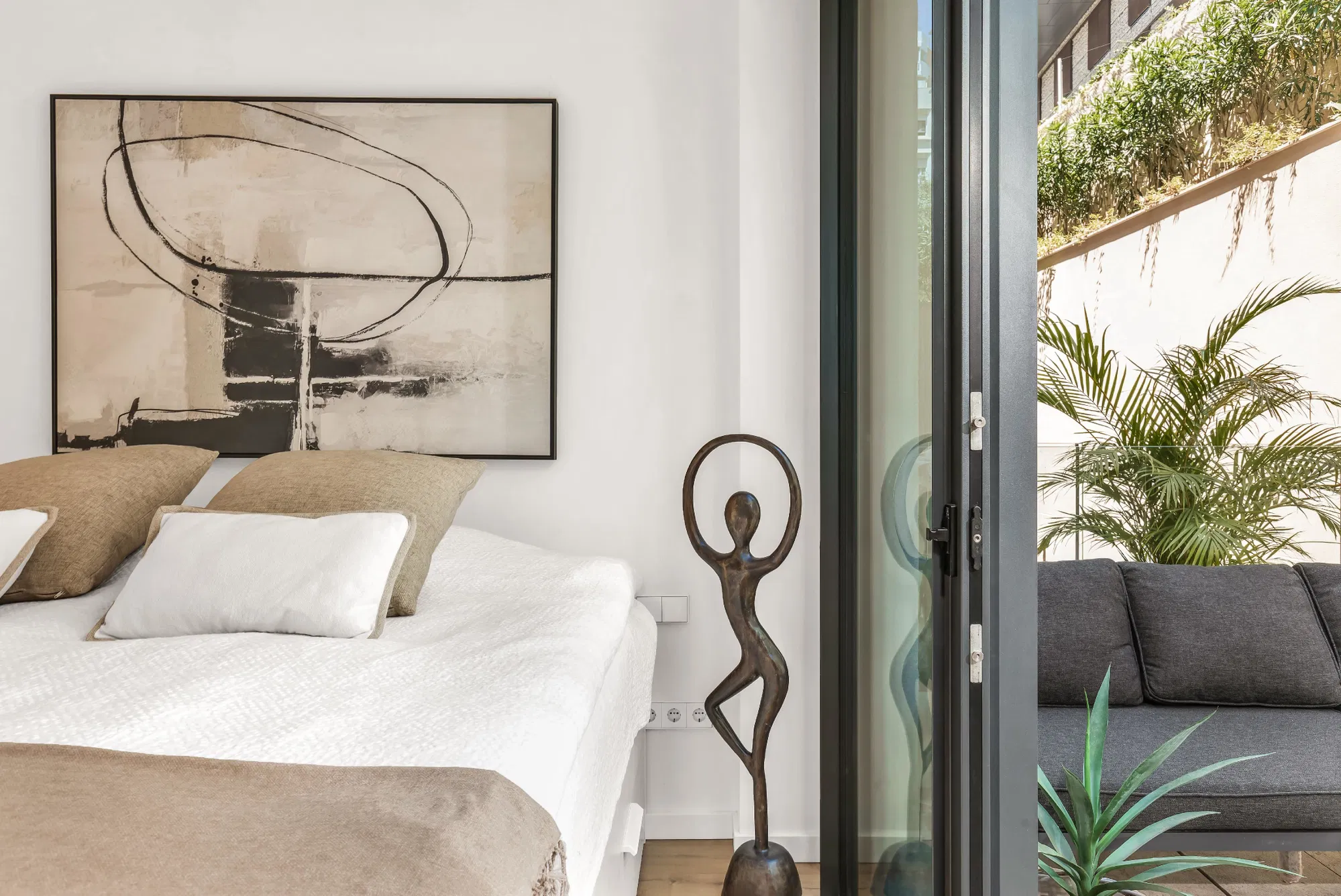 A golden winter in EverOne,  a modern sanctuary of elegance and comfort-10