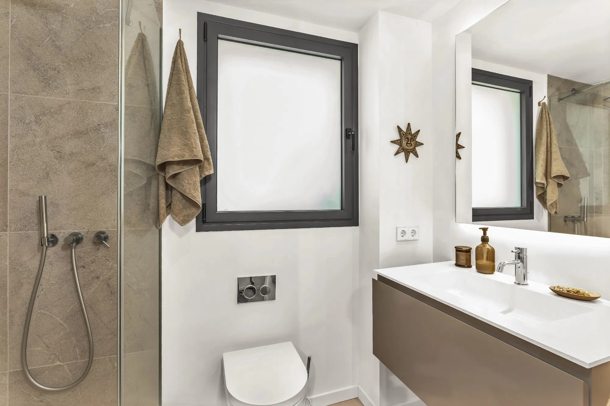 A golden winter in EverOne,  a modern sanctuary of elegance and comfort-11