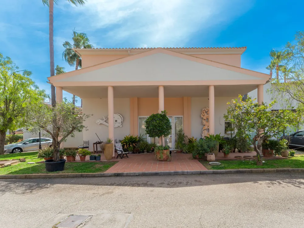 Unità commerciali in un attraente complesso residenziale-9