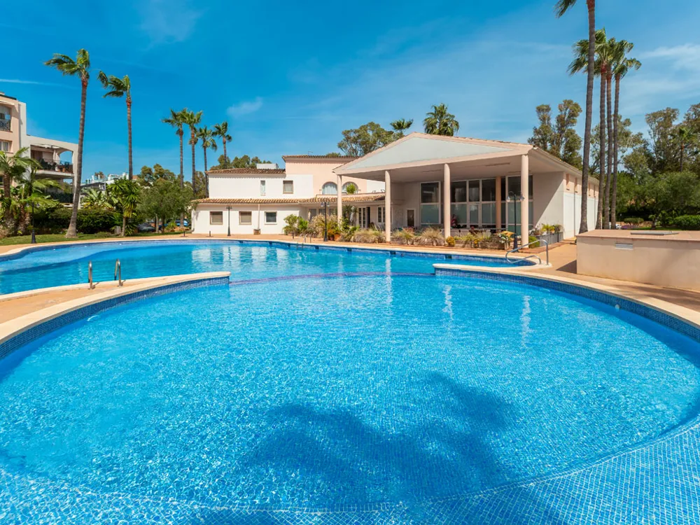 Unità commerciali in un attraente complesso residenziale-2