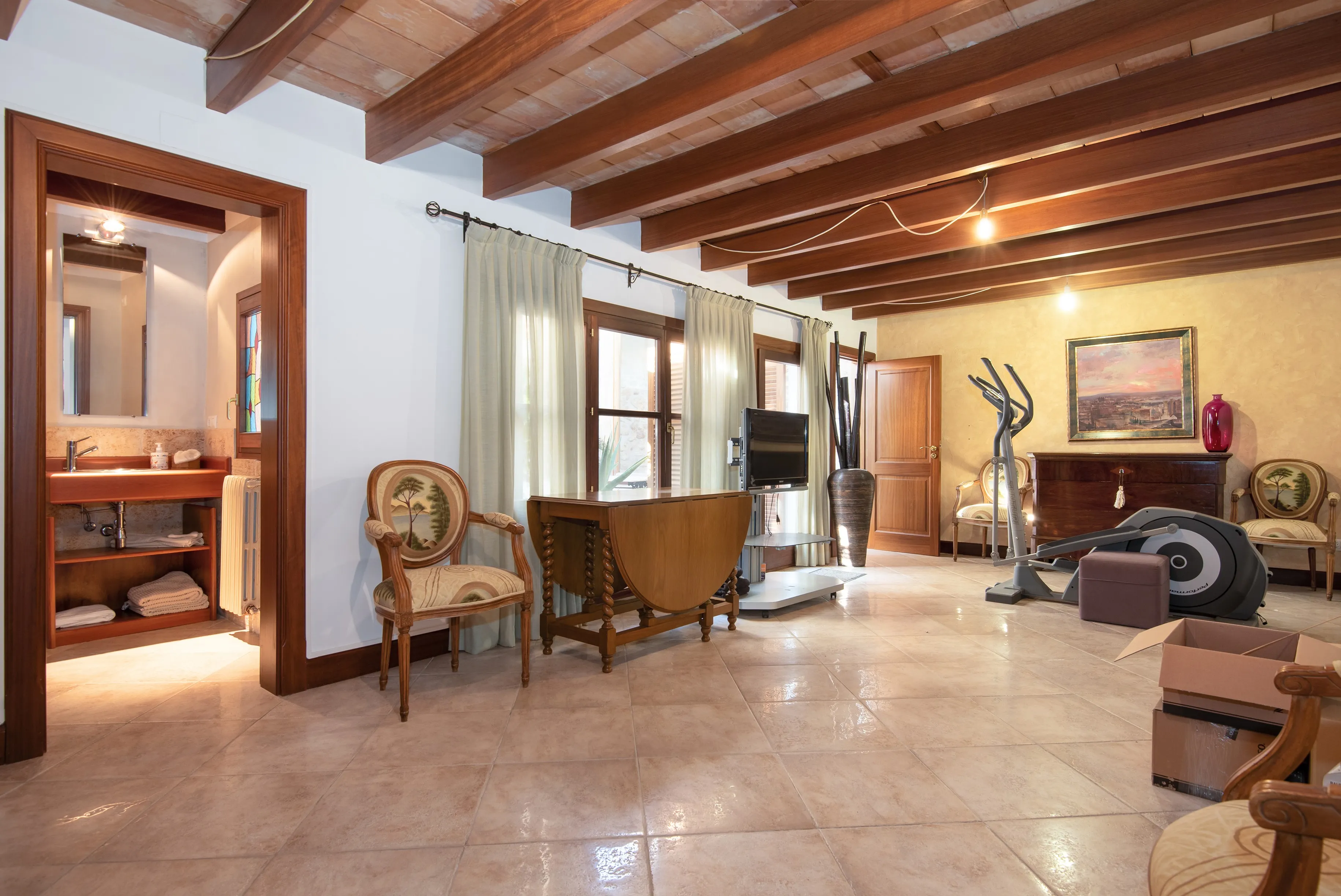 Authentic ground floor apartment in the Center of Llucmajor-12