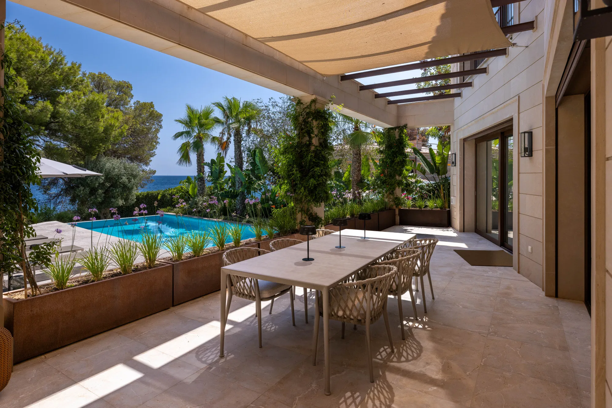 Exclusive beachfront villa for rent in Bendinat-21