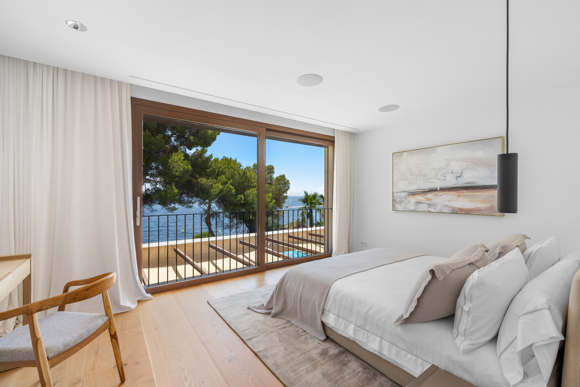 Exclusive beachfront villa for rent in Bendinat-12