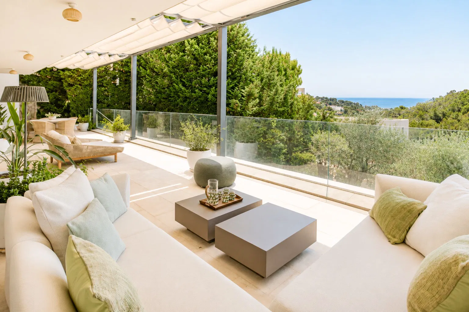 Vila moderna amb vistes al mar en un entorn tranquil a la Costa d'en Blanes-10