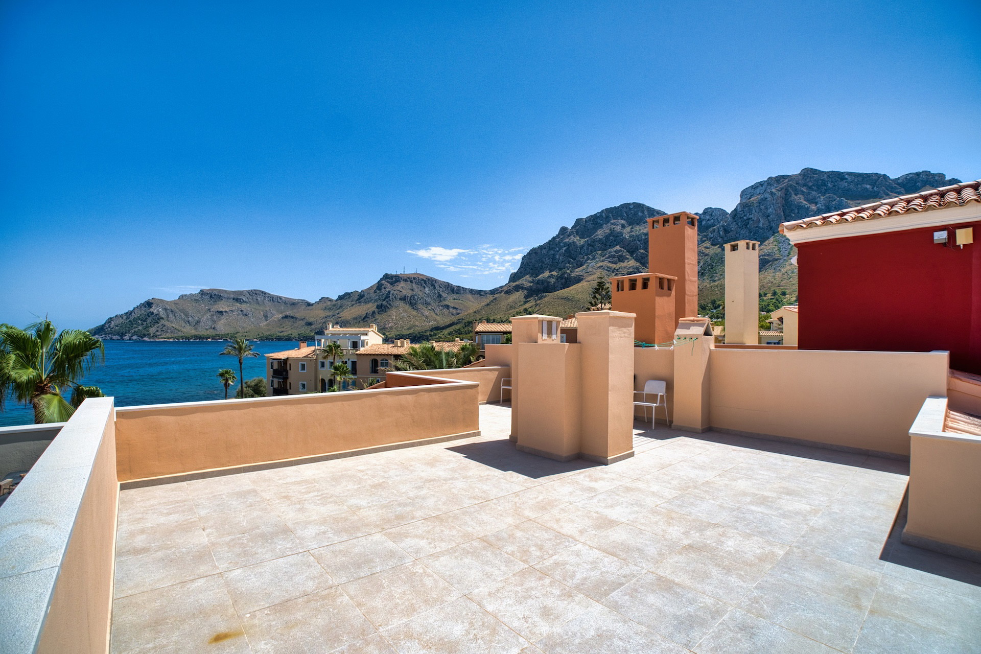 High-quality renovated apartment on the seafront in Betlem-11