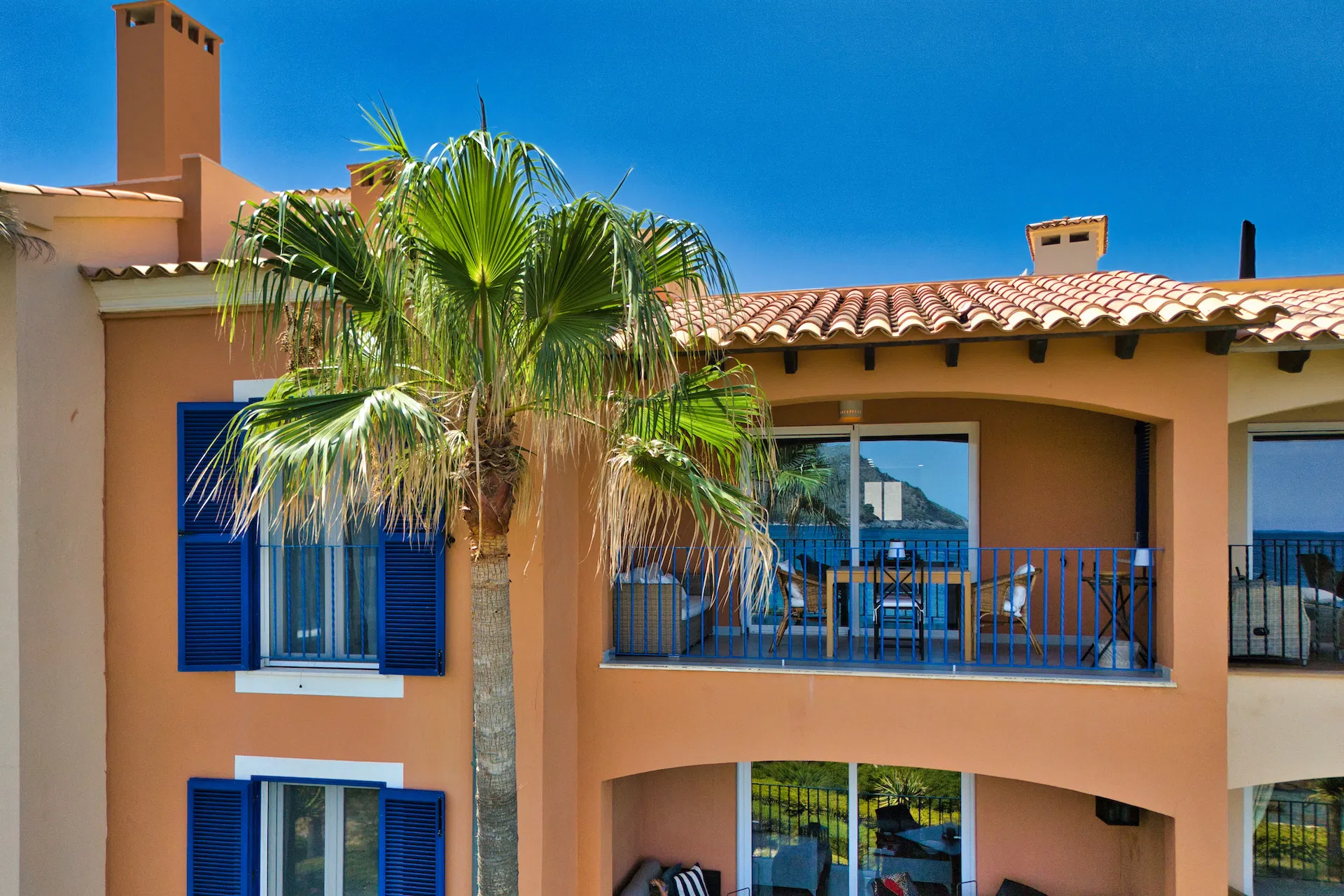 High-quality renovated apartment on the seafront in Betlem-2