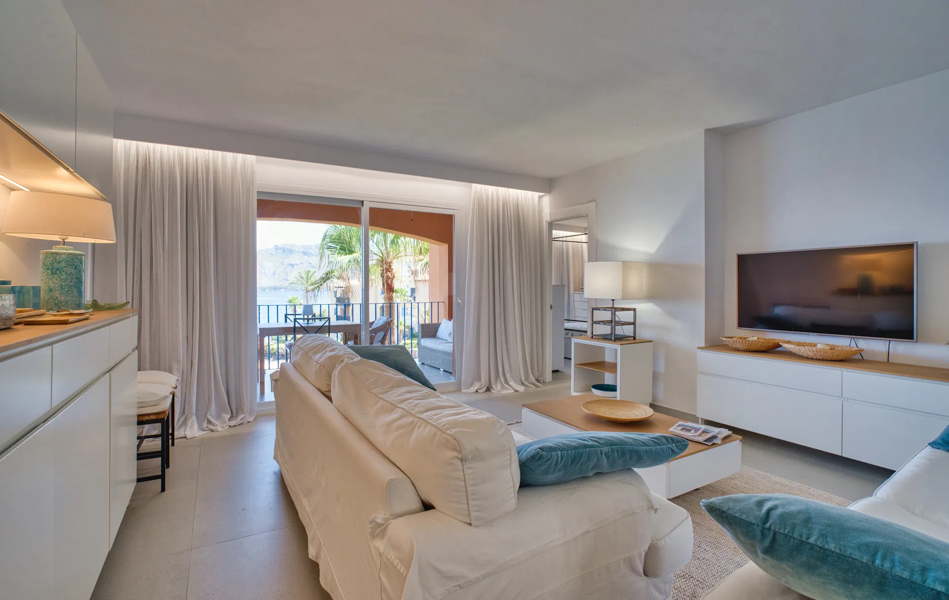 High-quality renovated apartment on the seafront in Betlem-6