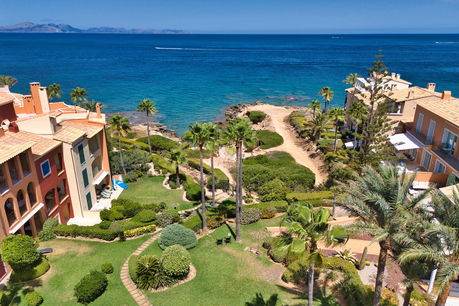 High-quality renovated apartment on the seafront in Betlem-12