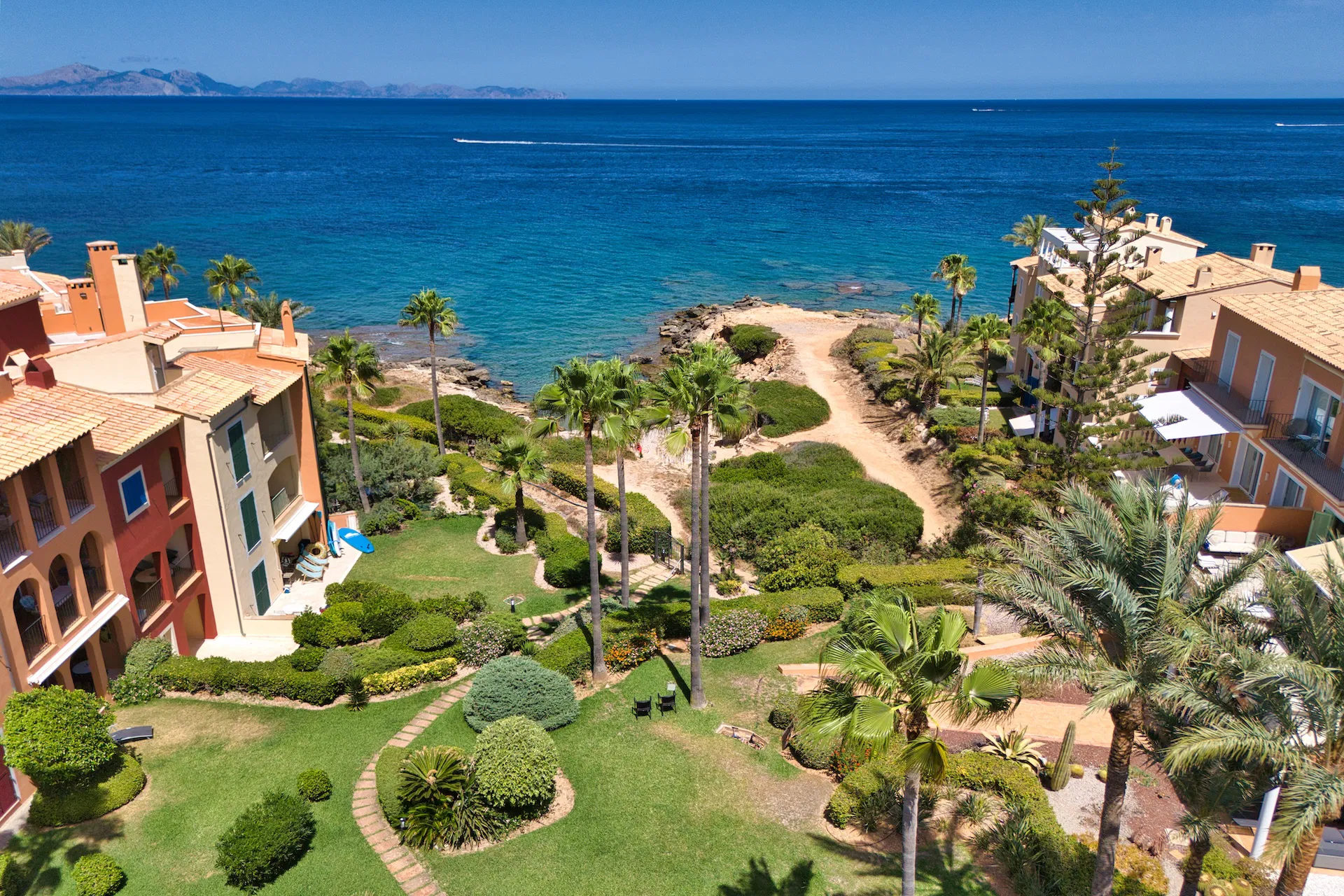 High-quality renovated apartment on the seafront in Betlem-12