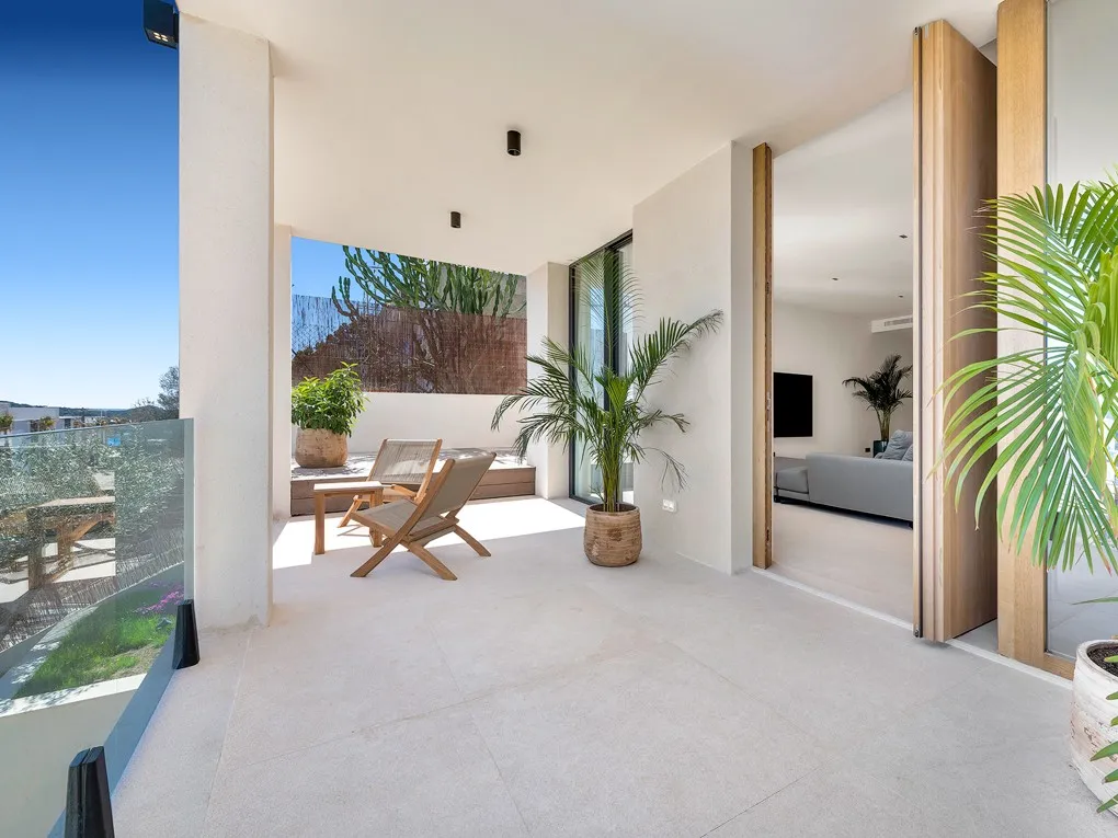 Renoveret villa med panoramaudsigt-7