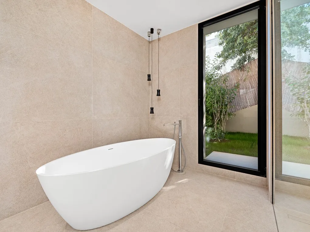 Gerenoveerde villa met panoramisch uitzicht-12