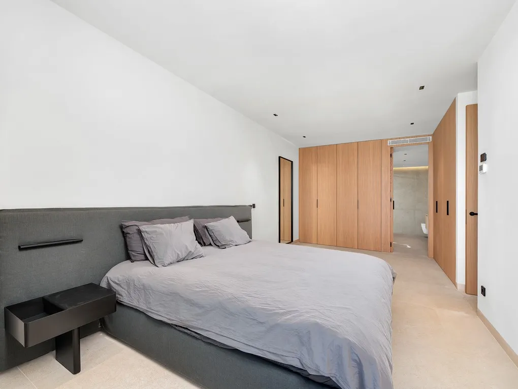 Renoveret villa med panoramaudsigt-11