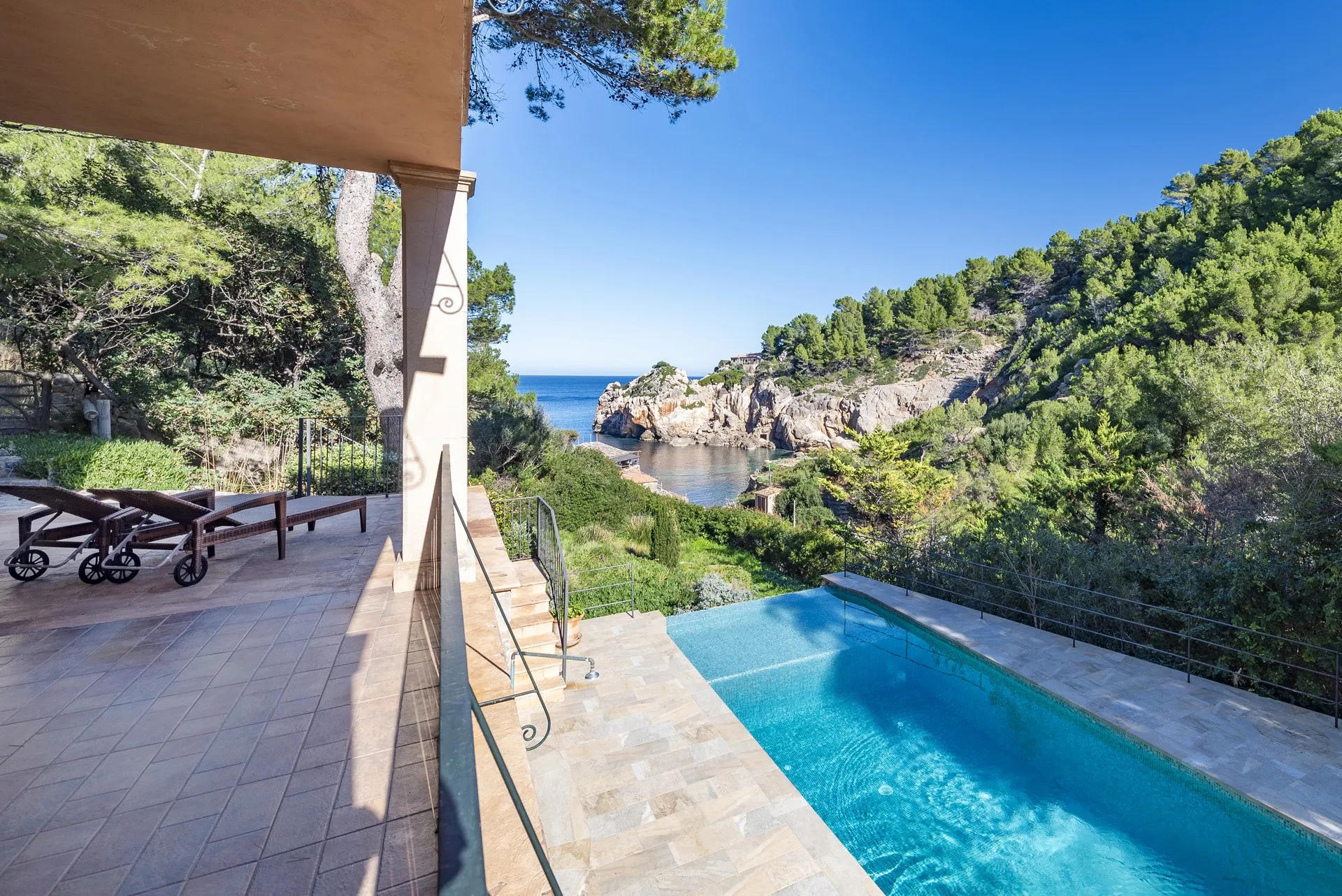 Luxueuze mediterrane villa in Cala Deià met waardevolle verhuurlicentie.-20