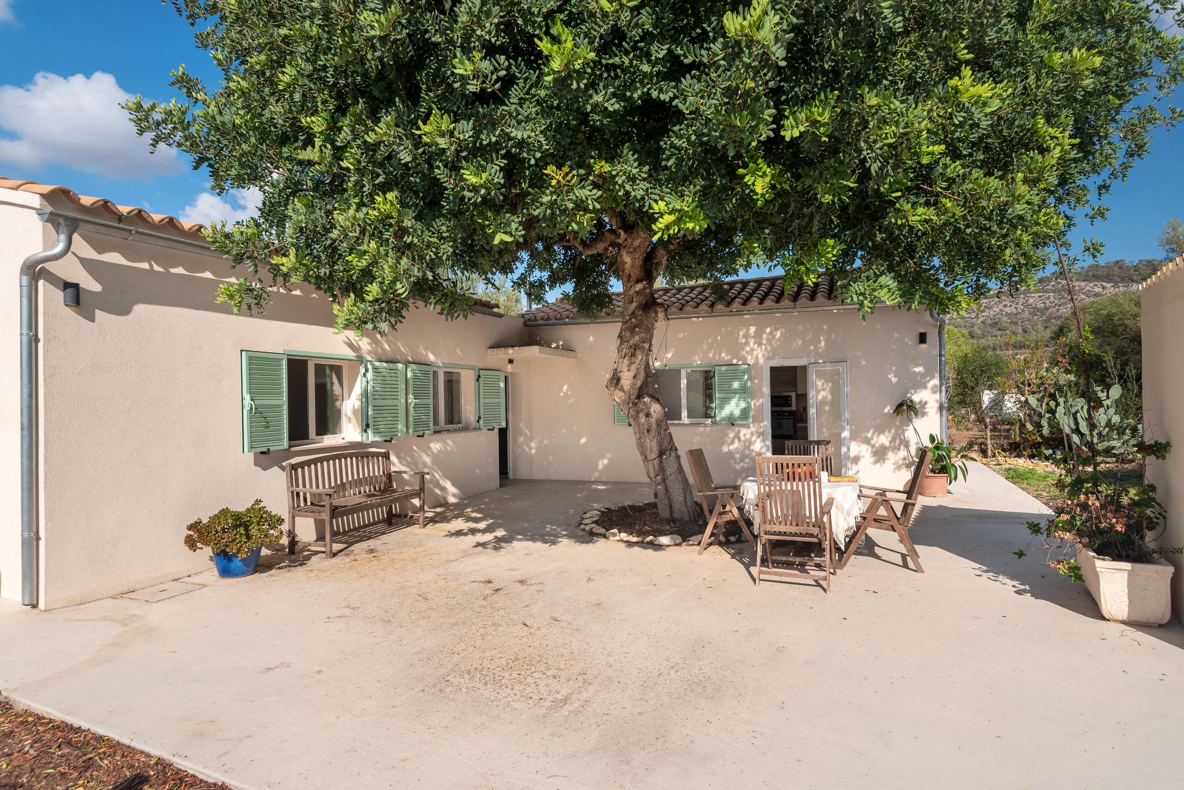 Maison de campagne rénovée avec vue panoramique sur les montagnes-13