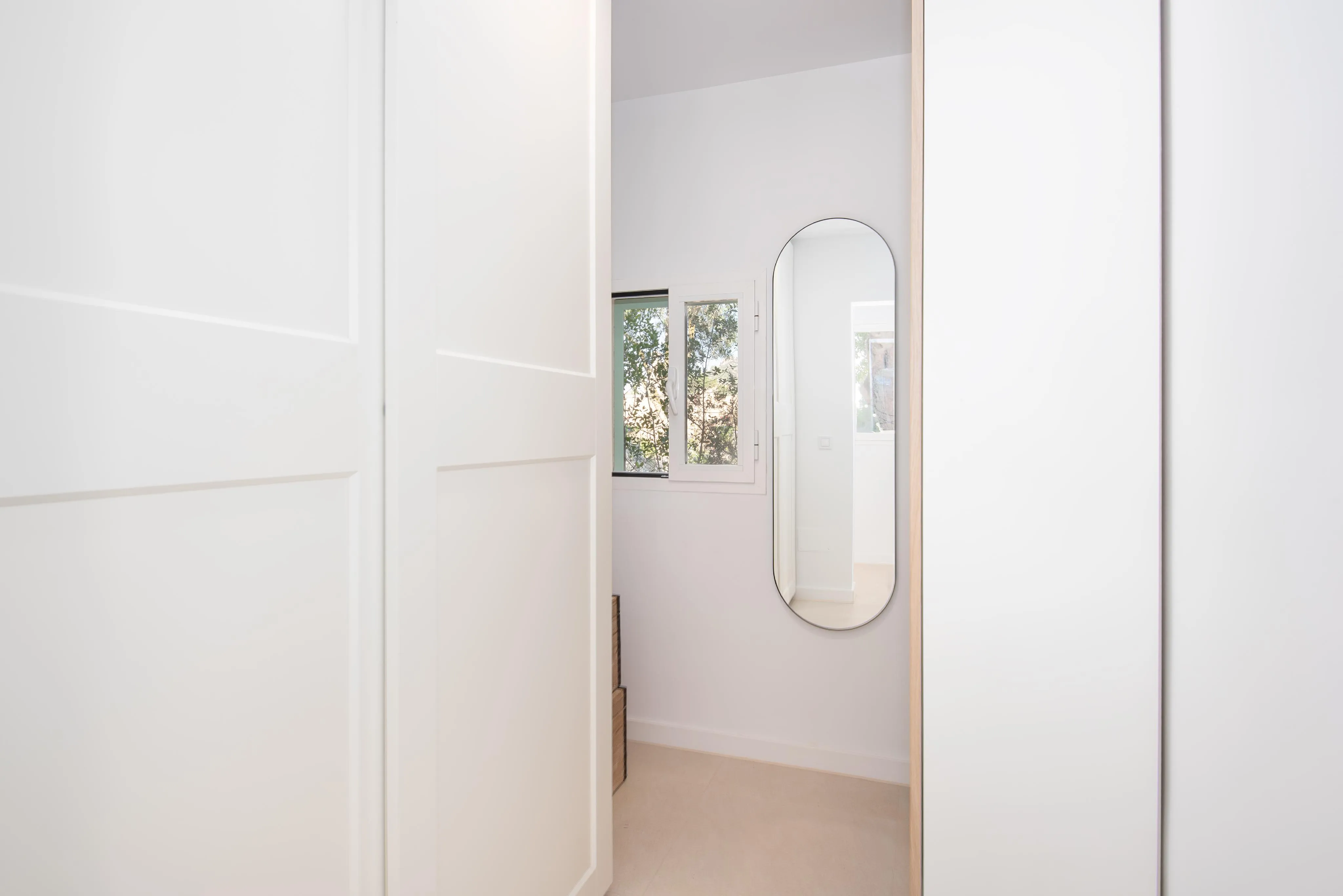 Maison de campagne rénovée avec vue panoramique sur les montagnes-11