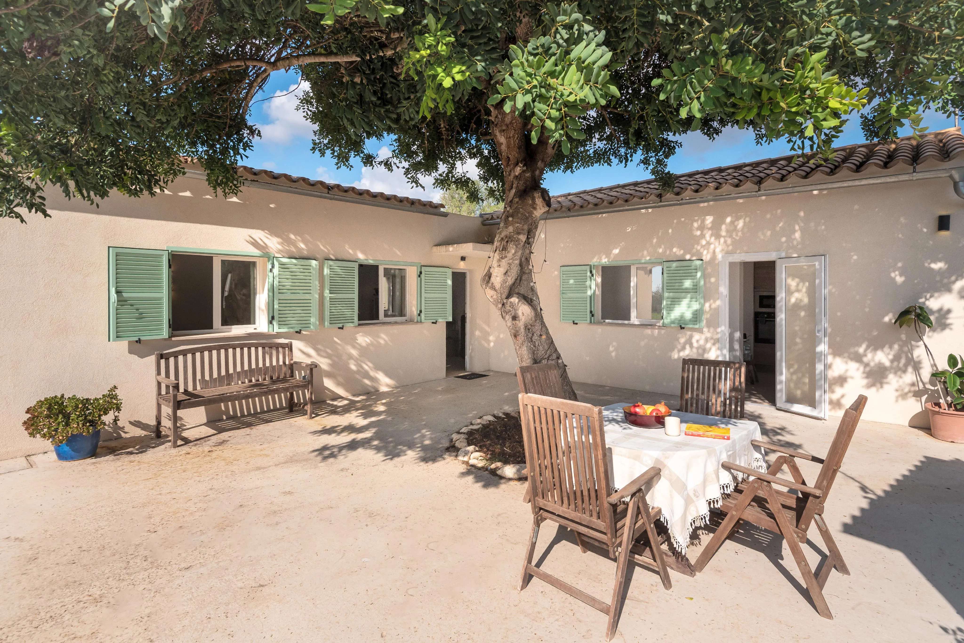 Отремонтированный загородный дом с панорамным видом на горы-1