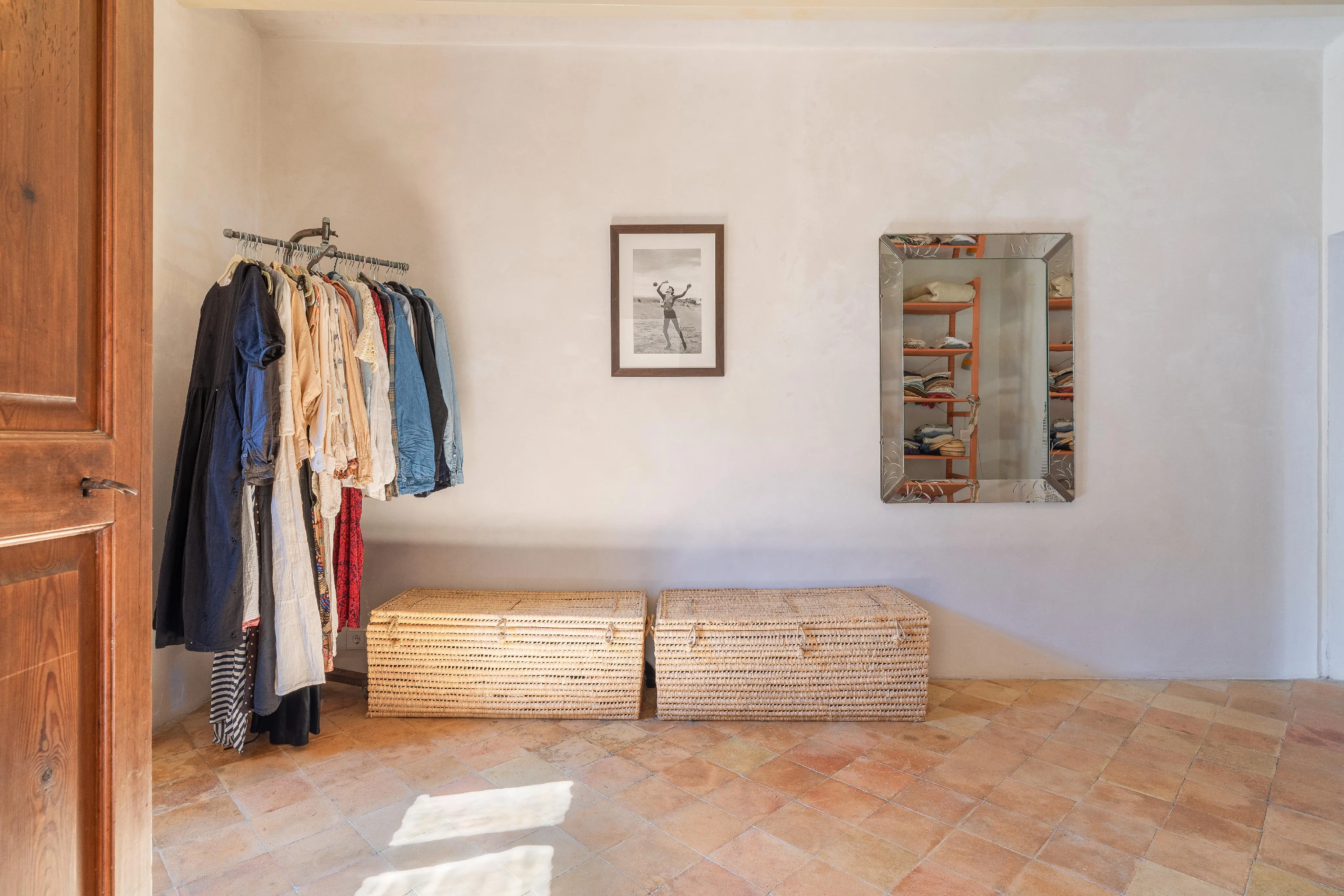 Casa de pueblo grande renovada con piscina, jardín y terraza-6