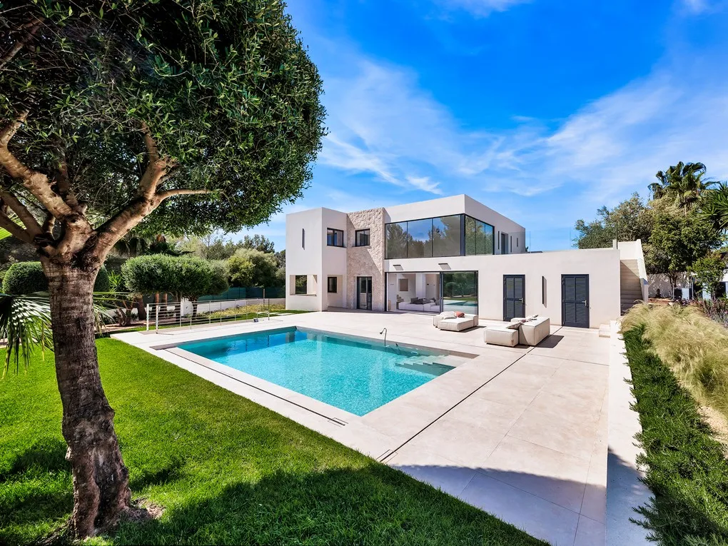 Ruime nieuwbouwvilla in Nova Santa Ponsa-1