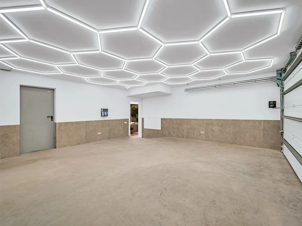 Großzügige Neubauvilla in Nova Santa Ponsa-12