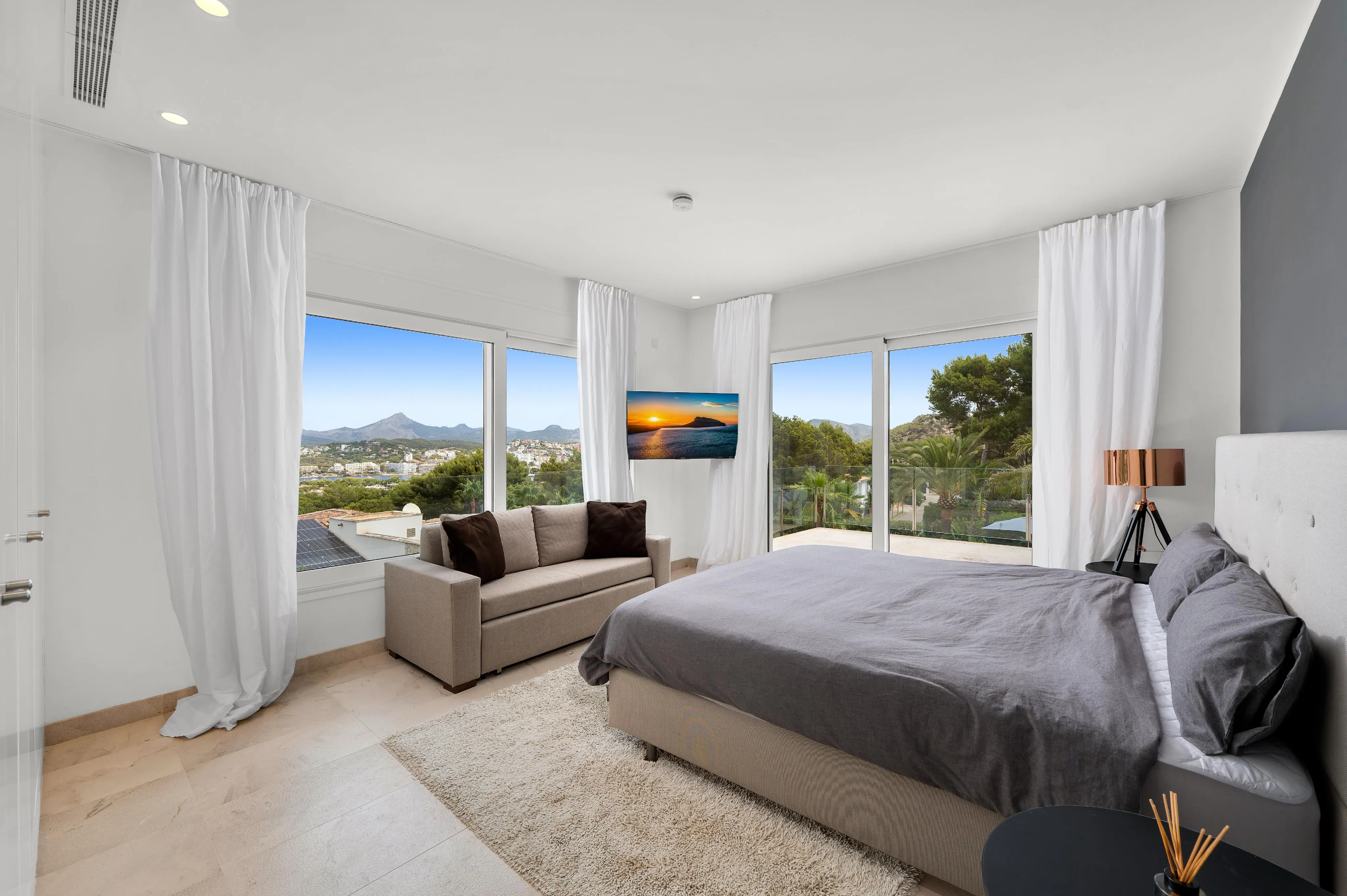 Moderne villa med panoramaudsigt over havet i Santa Ponsa-9