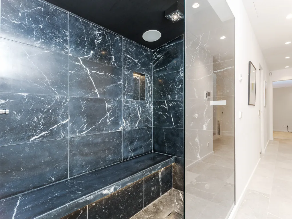 Odnowiony dom z ogrodem, basenem, tarasem na dachu i parkingiem w Palma de Mallorca - Molinar-13