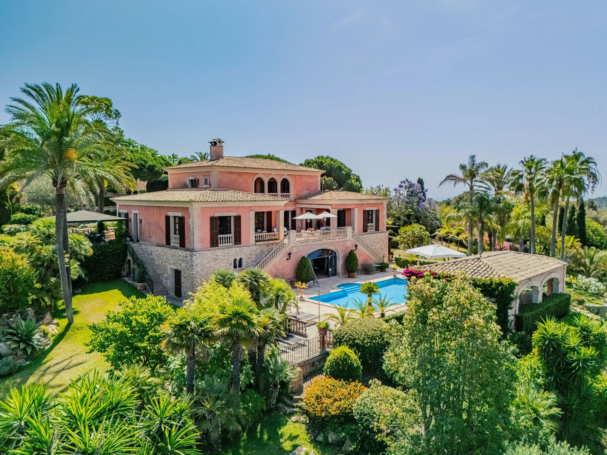 Uniek huis met mediterrane flair
en prachtig uitzicht-1