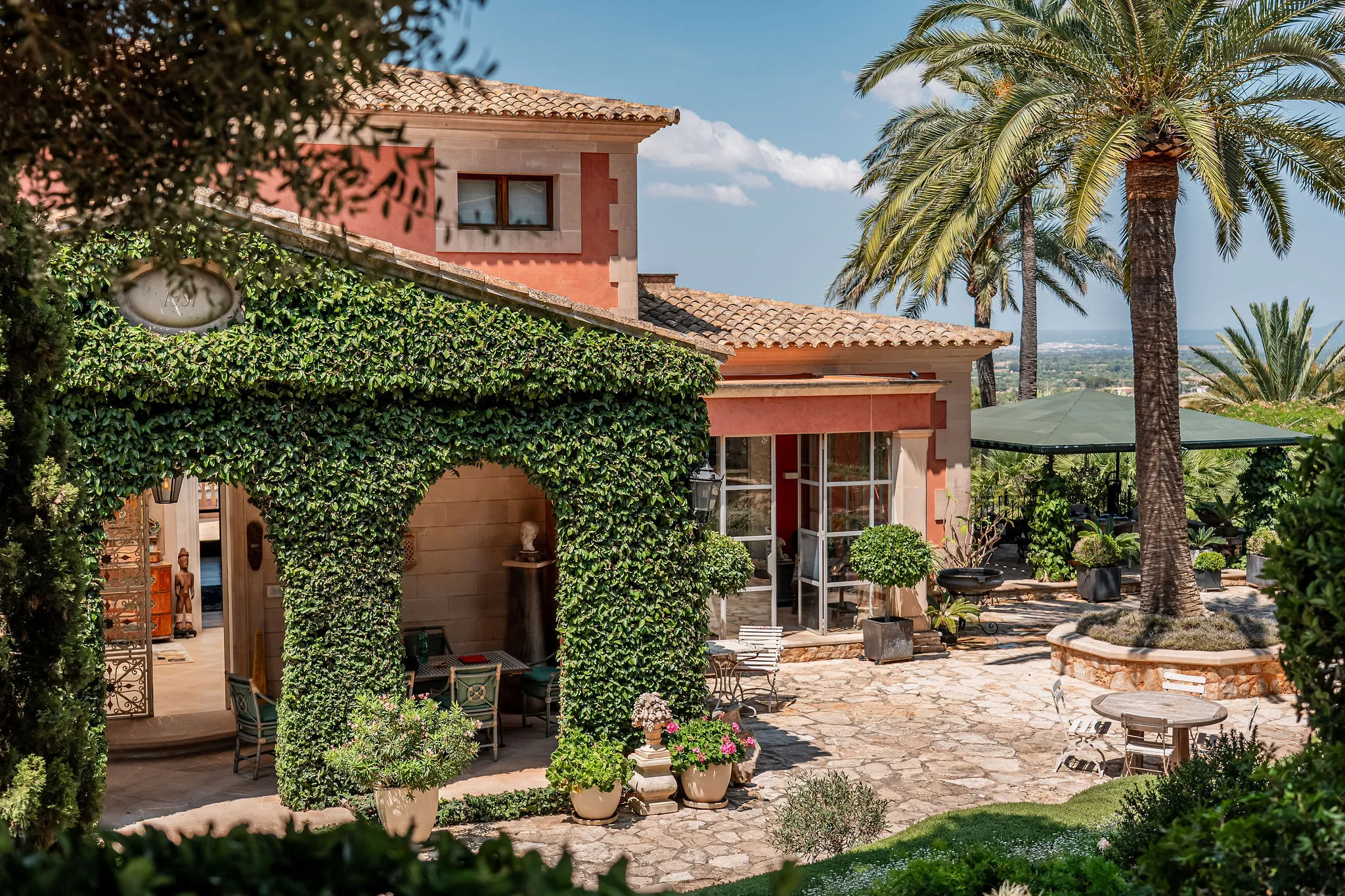 Einzigartiges Anwesen mit mediterranem Flair und traumhaftem Ausblick-2