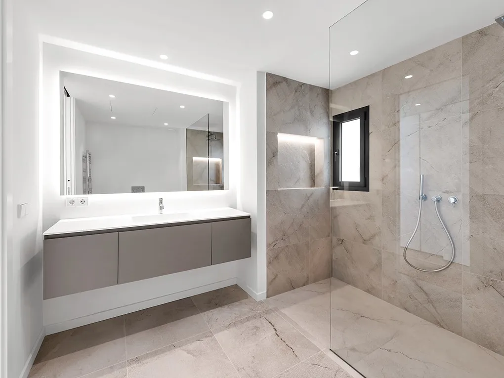 Àtic amb vista al mar i piscina privada en el terrat-8