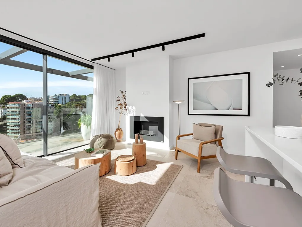 Sea view penthouse with private rooftop pool-4