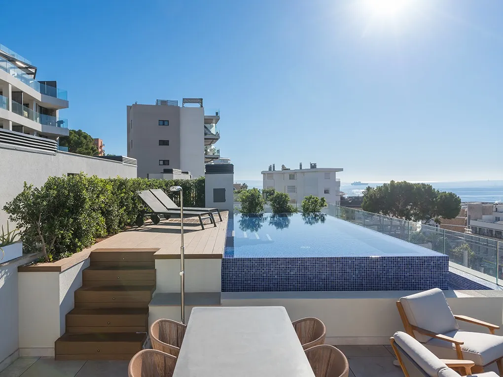 Sea view penthouse with private rooftop pool-1