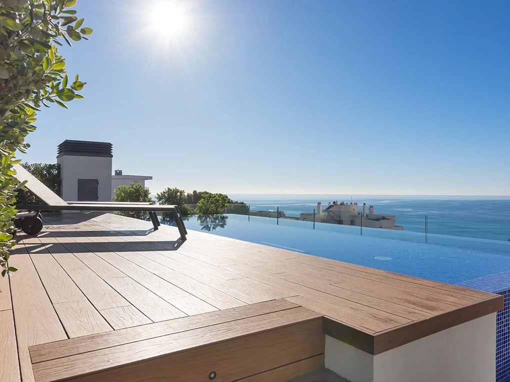 Àtic amb vista al mar i piscina privada en el terrat-10