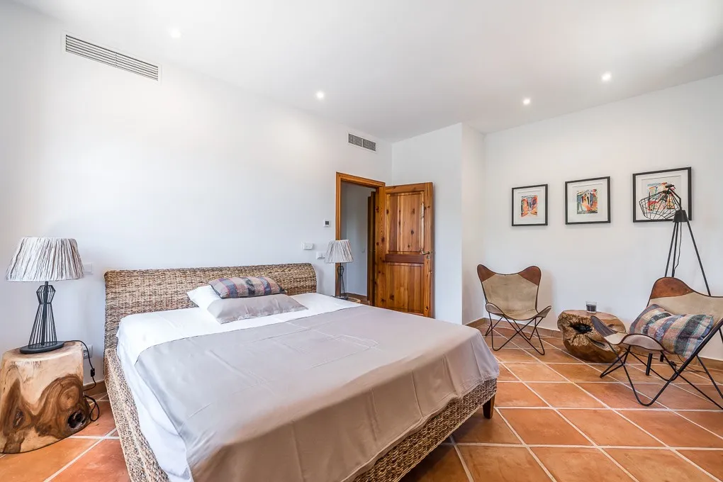 Idílica casa de campo en Alaró con vistas únicas-12