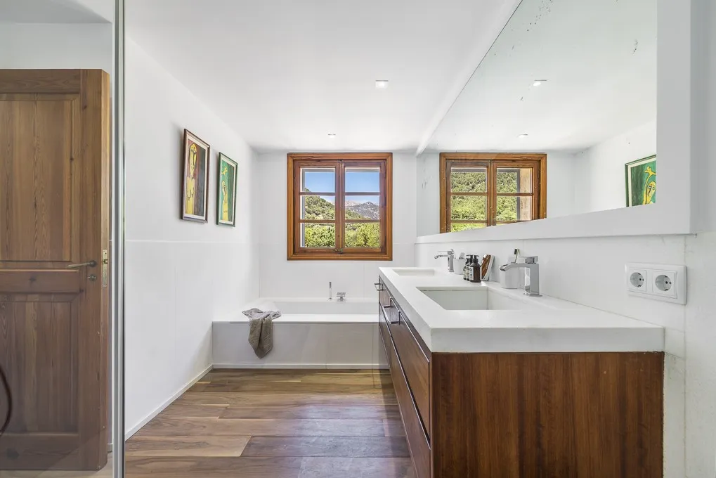 Idyllisk landsted i Alaró med unik udsigt-11