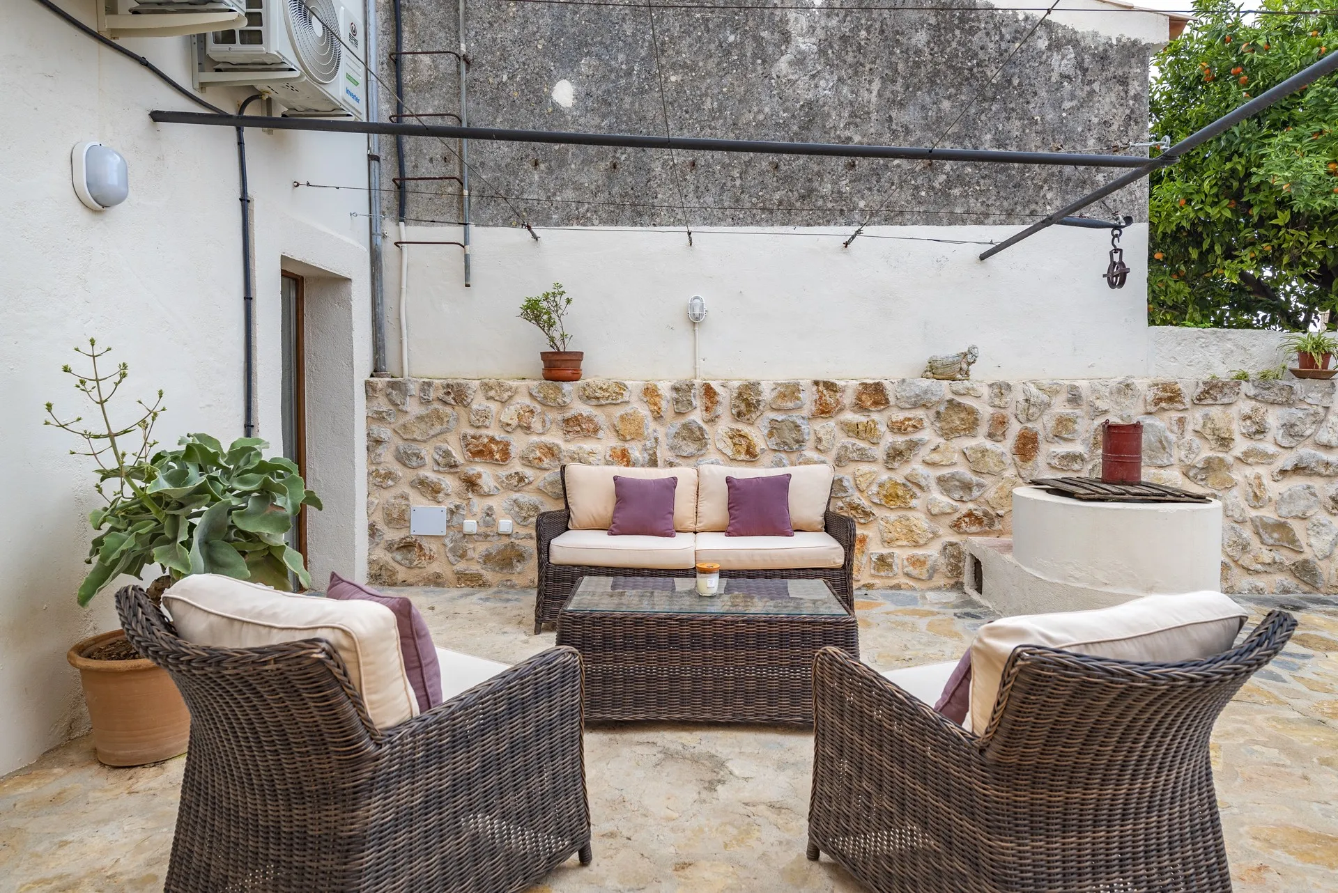 Urocza kamienica z pięknym terenem zewnętrznym w Campanet-4