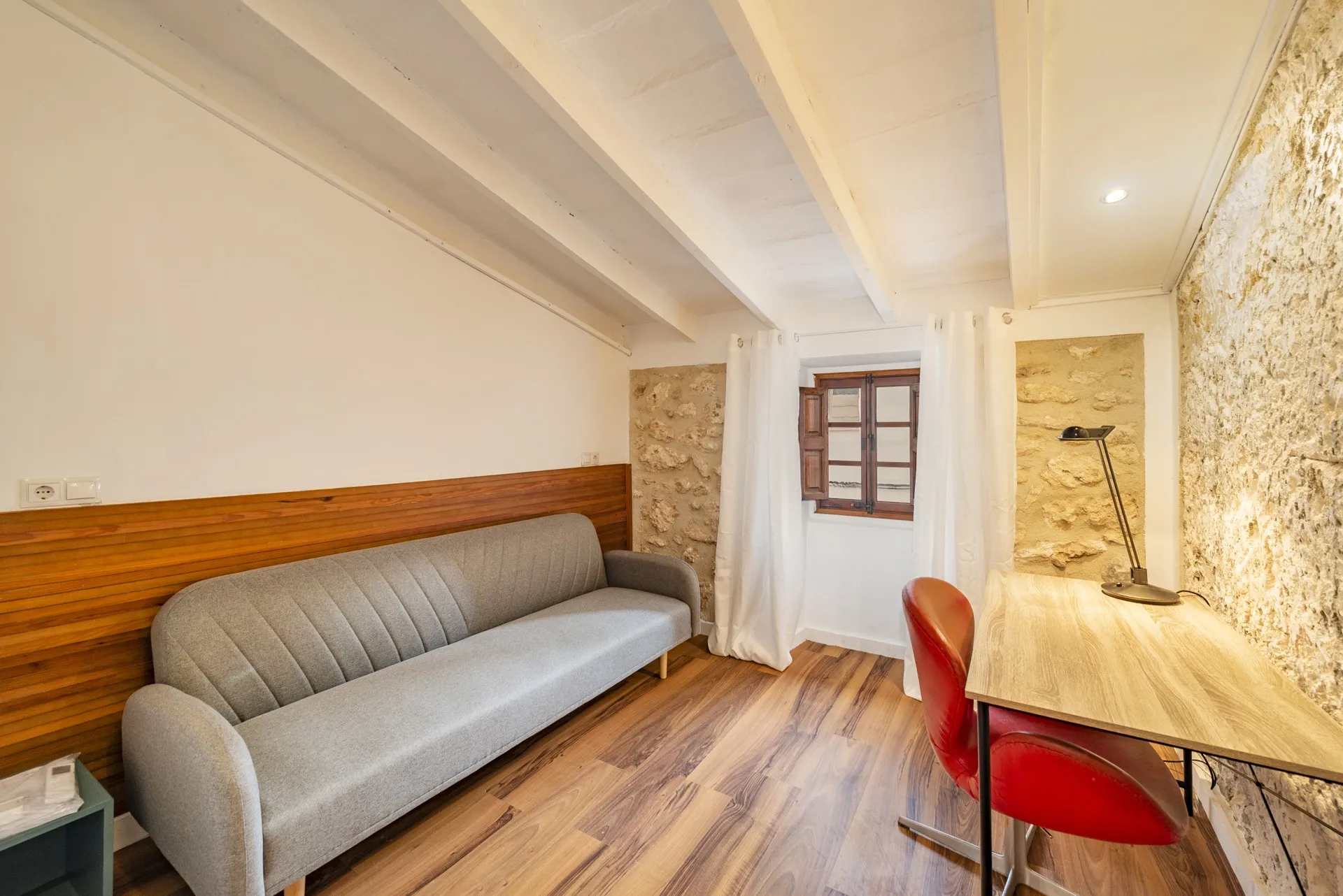 Urocza kamienica z pięknym terenem zewnętrznym w Campanet-20