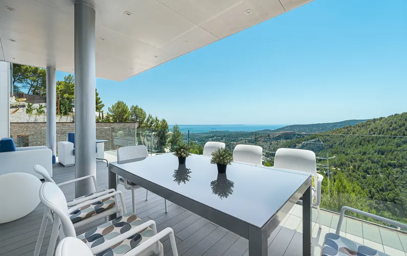 Moderne villa med havudsigt i Son Vida