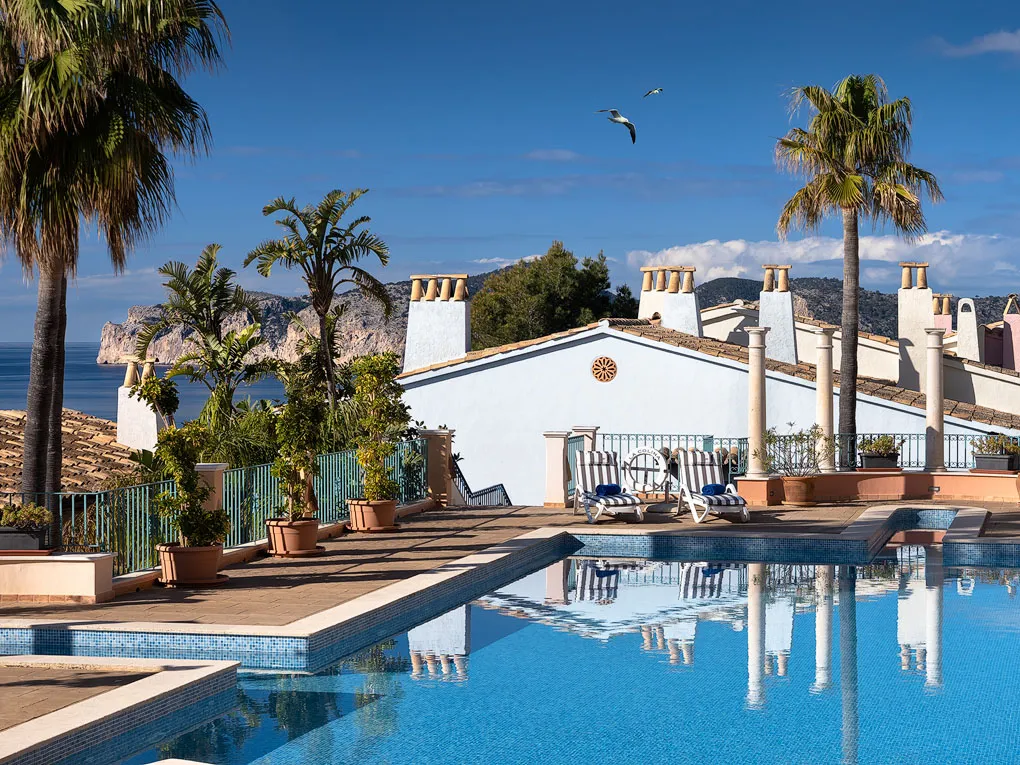 Stilfuld lejlighed med havudsigt og middelhavsflair i Nova Santa Ponsa-3